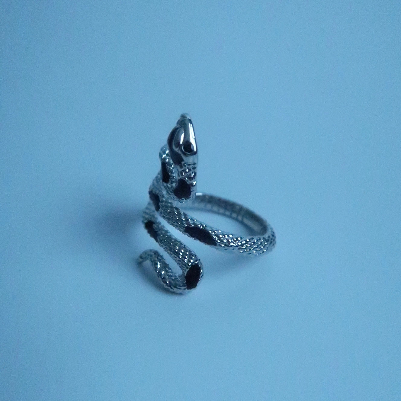 LOSTINCRUSH Black Mamba Ring