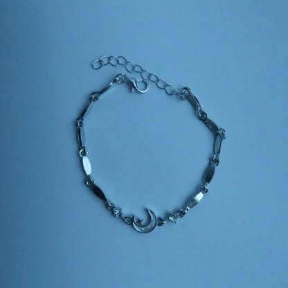 LOSTINCRUSH Moon Bracelet