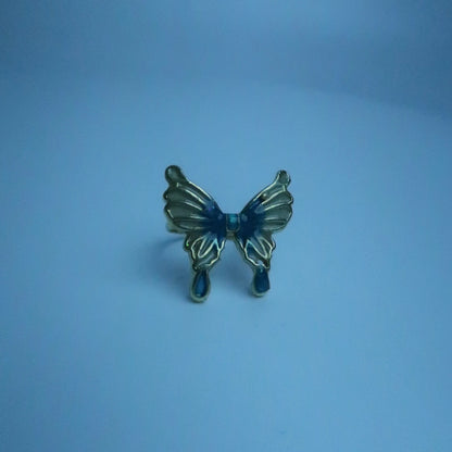 LOSTINCRUSH Golden Butterfly Ring